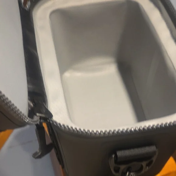 NEW YETI Charcoal Soft Cooler 8 - Picture 5 of 7